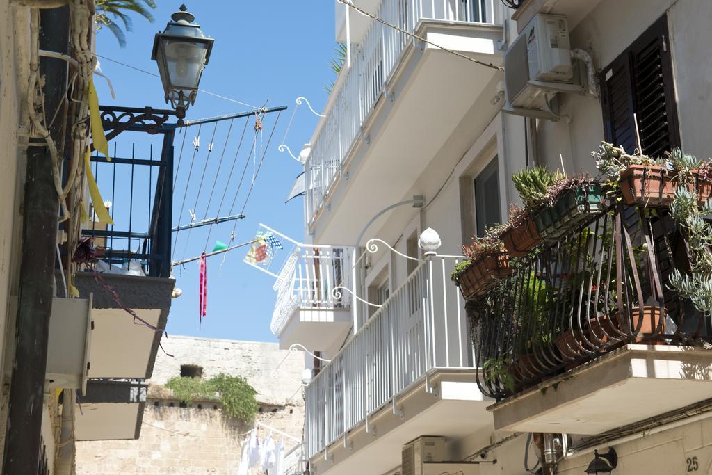 Отель Locanda Degli Angioini Locazione Turistica Мола-ди-Бари Экстерьер фото